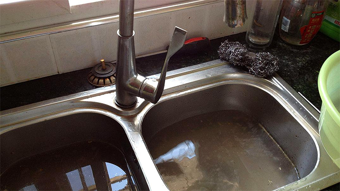 廚房下水管堵塞怎么疏通 廚房下水管堵塞怎么疏通